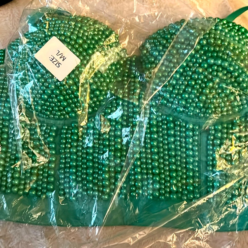Green pearl top
